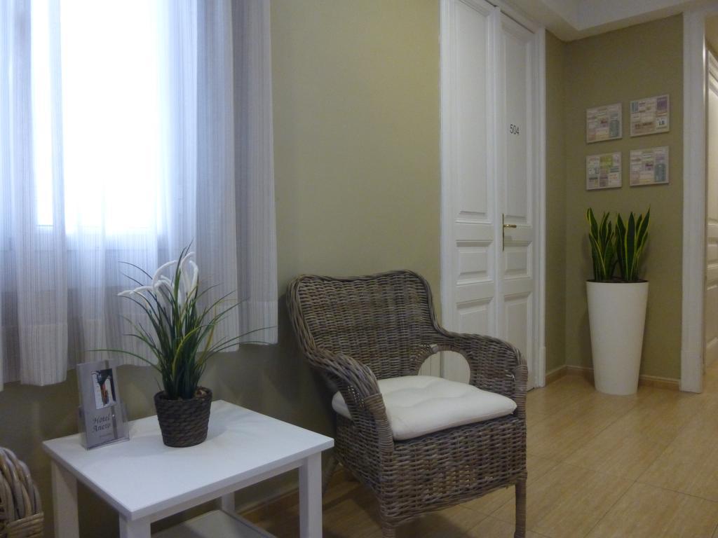 Pension Iznajar Barcelona Exterior foto