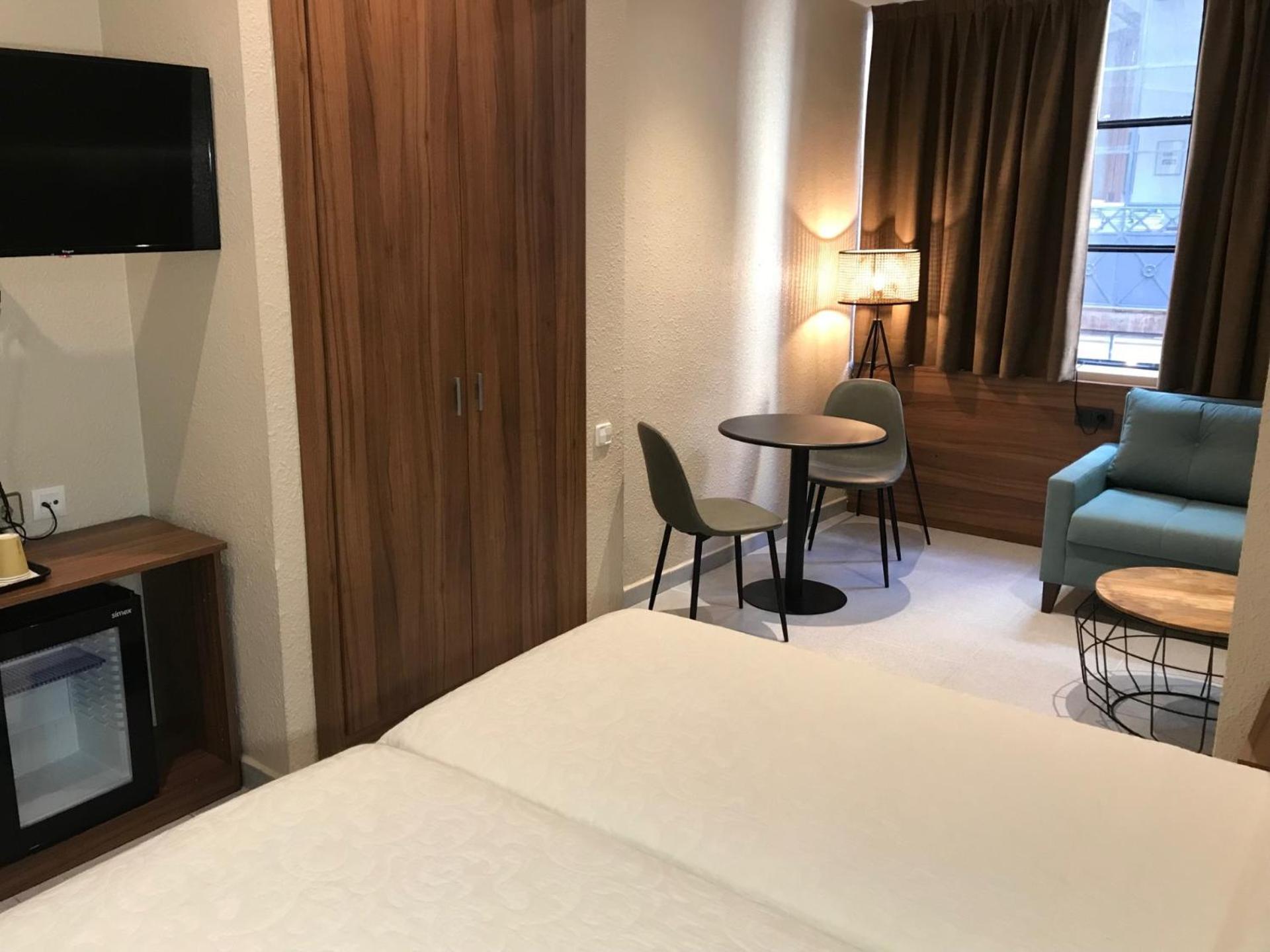 Pension Iznajar Barcelona Exterior foto
